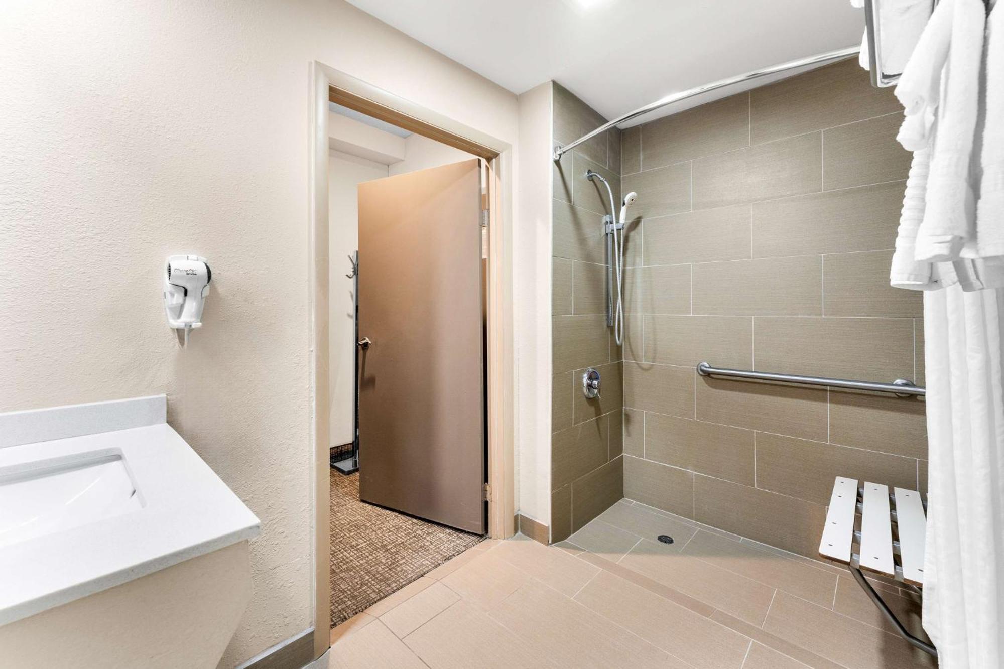 Surestay Plus By Best Western Reading North Exteriör bild